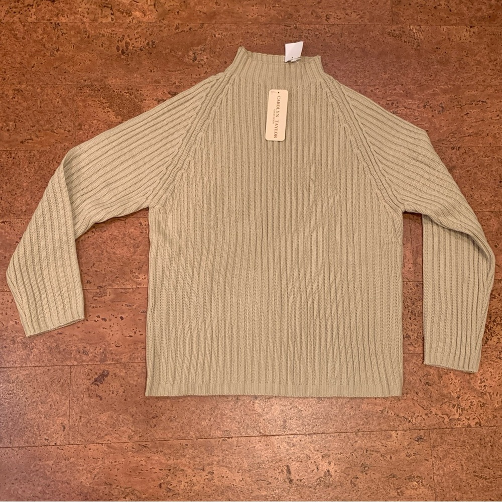 Carolyn Taylor Women’s Size Large Khaki Colored Sweater New With Tags